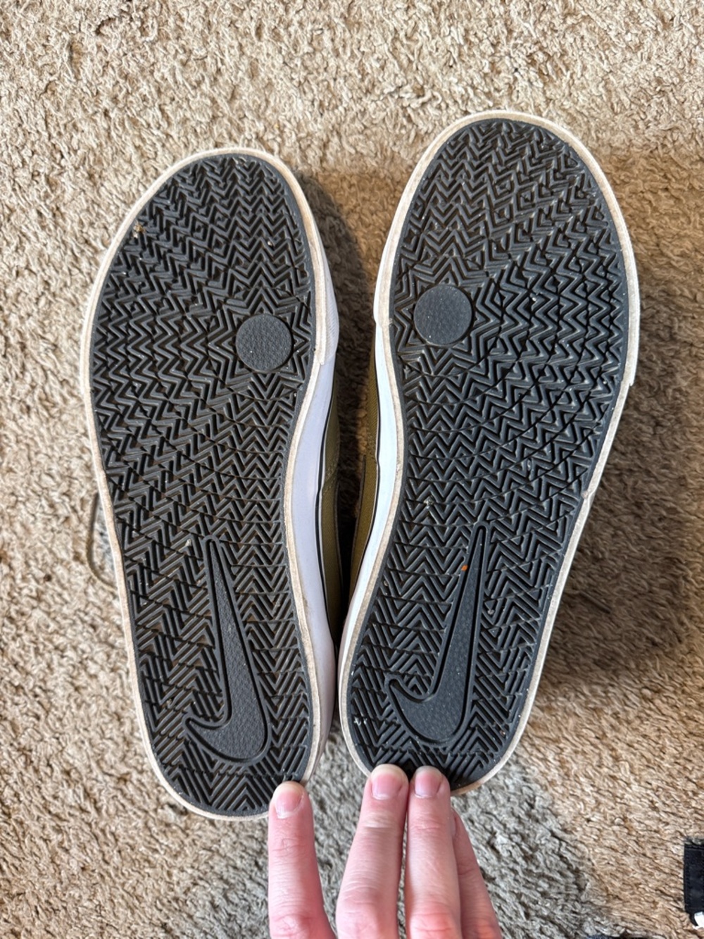 Men's Nike SB Olive Canvas Shoes - Picture 4 of 7